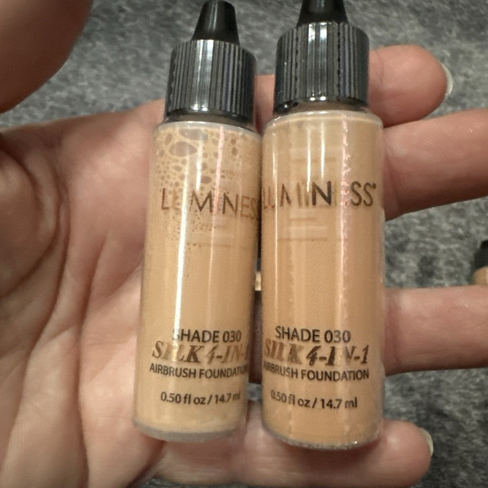 LUMINESS Silk 4-in-1 Airbrush Foundation Lot of 2 Shade 030 0.50 oz 14.7 mL New